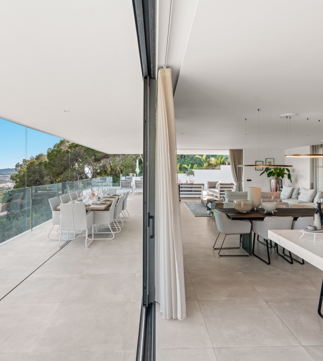 Resa Estates luxury vila Can Furnet modern Villa moderna in and outdoor.jpg